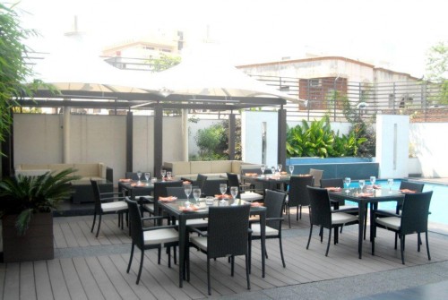 Pool Side Bar